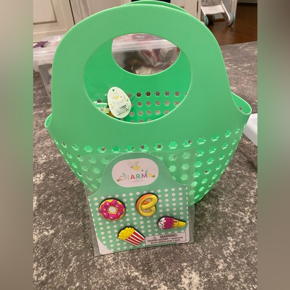 Target Bullseyes Playground Silicone Easter Basket with Charms Green - Picture 1 of 1